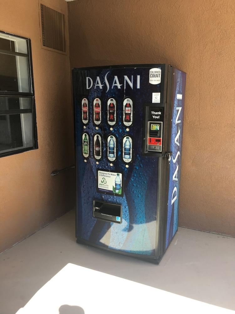Days Inn By Wyndham Airport - فينيكس المظهر الخارجي الصورة