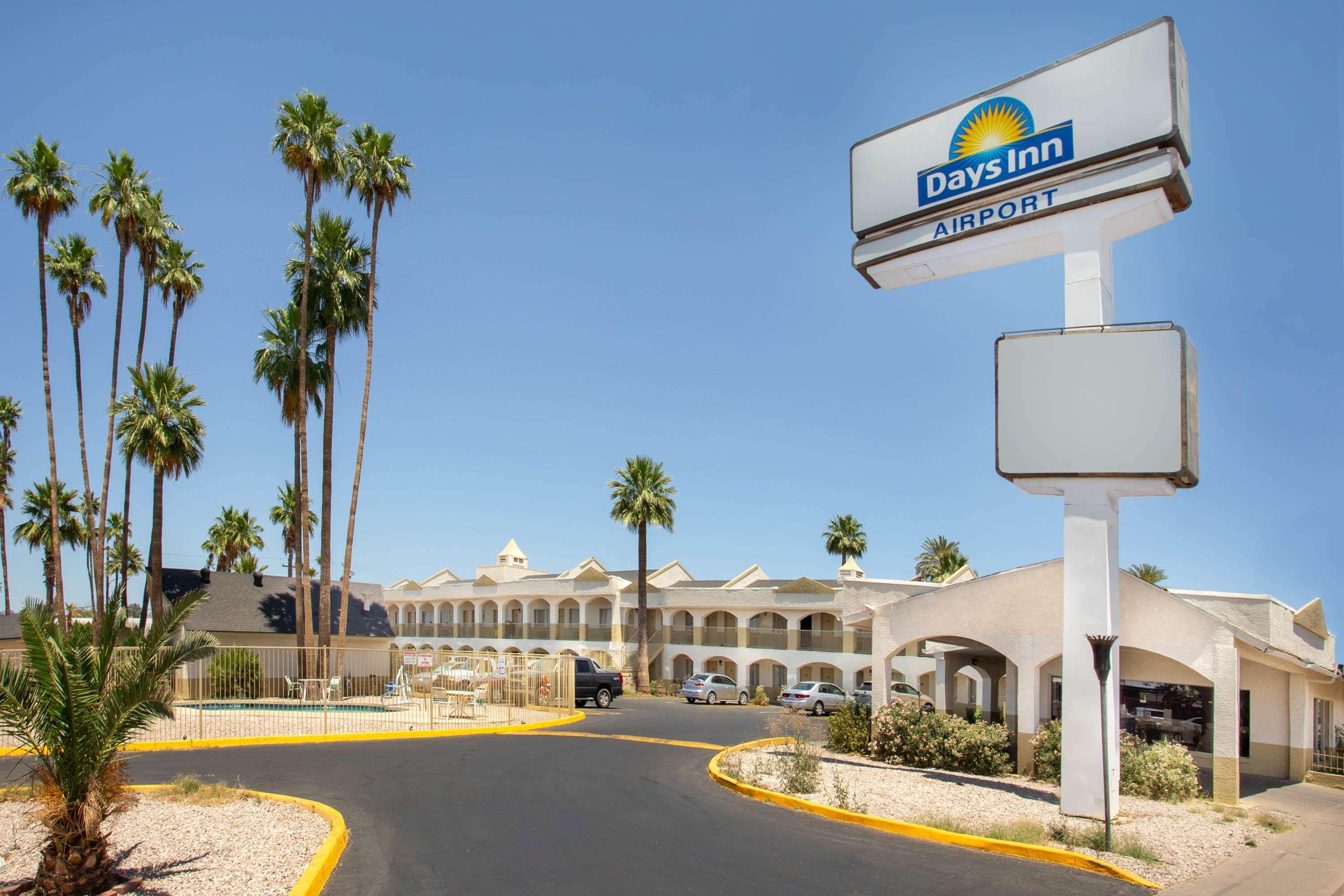Days Inn By Wyndham Airport - فينيكس المظهر الخارجي الصورة