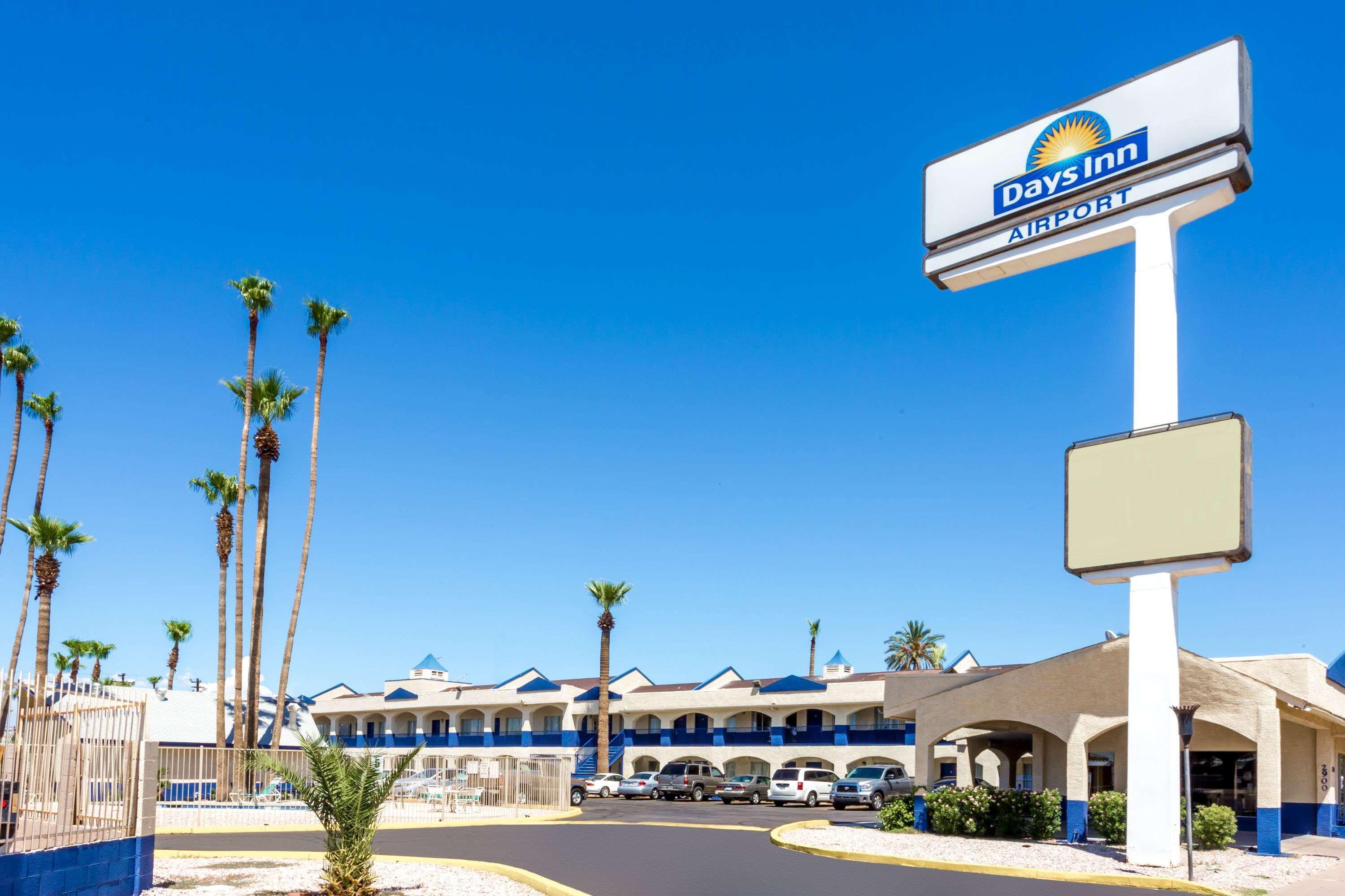 Days Inn By Wyndham Airport - فينيكس المظهر الخارجي الصورة